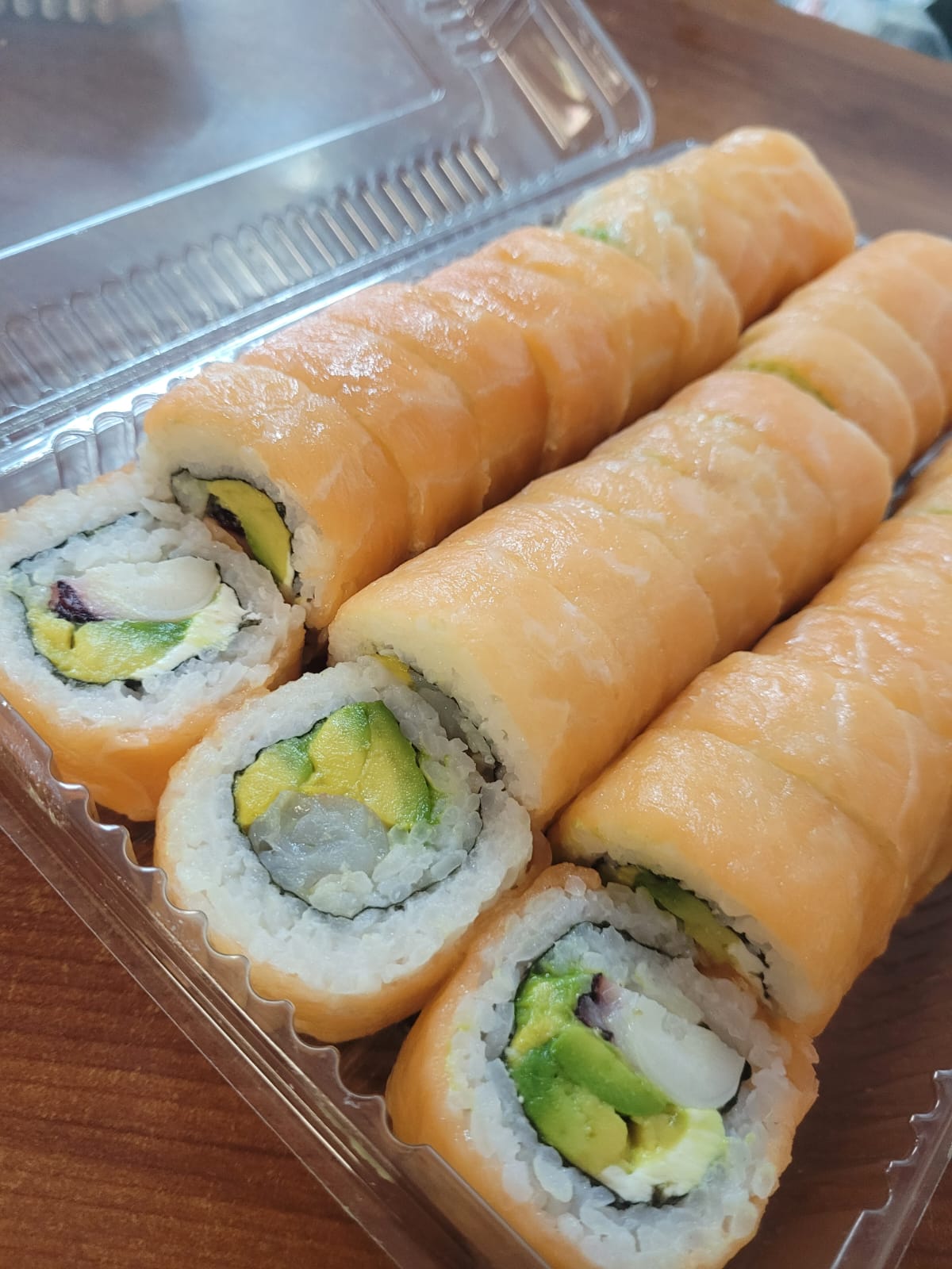 Rolls Envueltos en Salmón