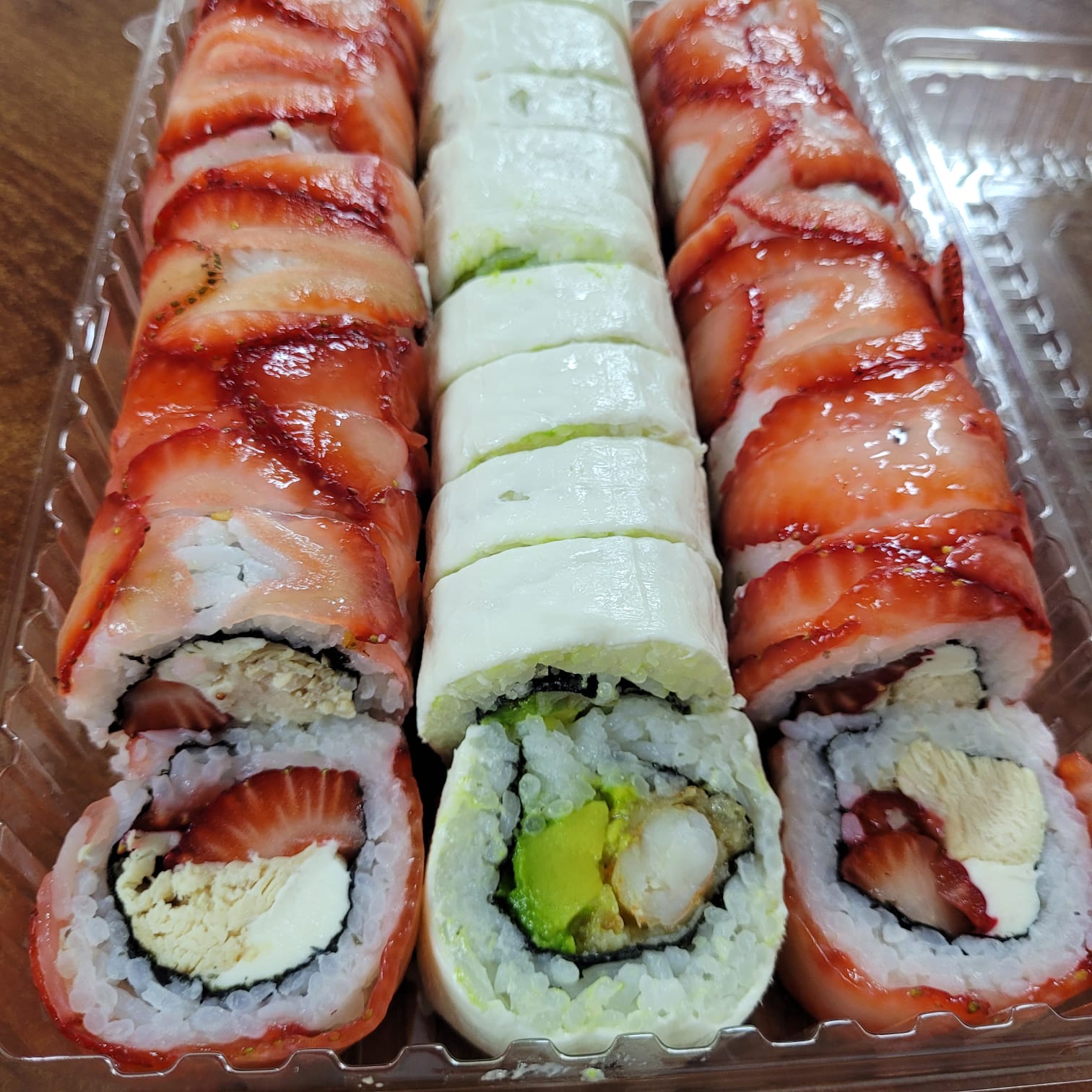 Rolls Envuelto en Frutilla